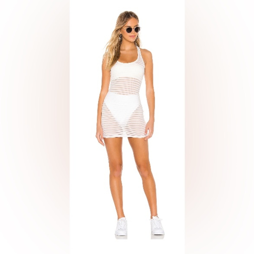 Superdown X CHANTEL JEFFRIES VANESSA
STRIPED MESH DRESS